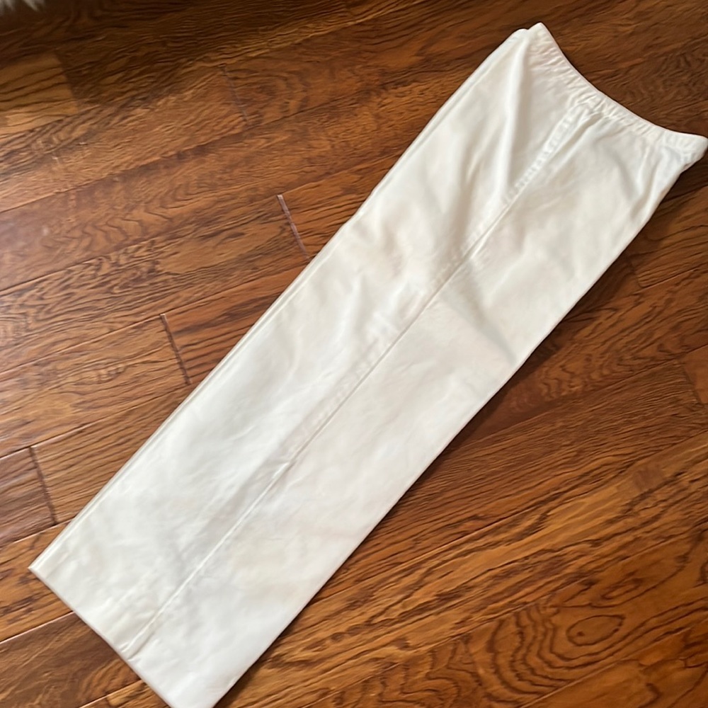 White wide legs slacks
